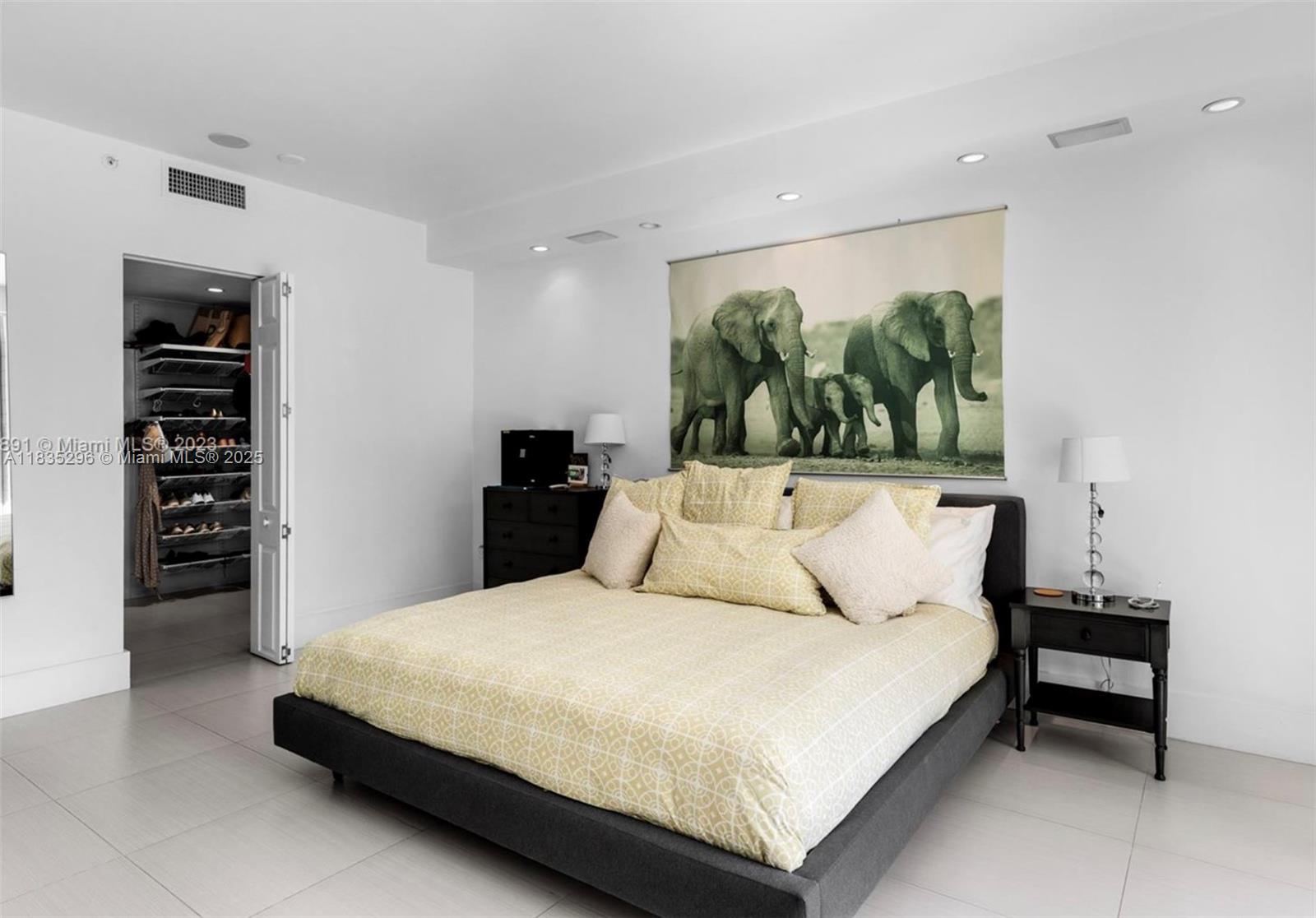 CLUB TOWER TWO CONDO - Residential