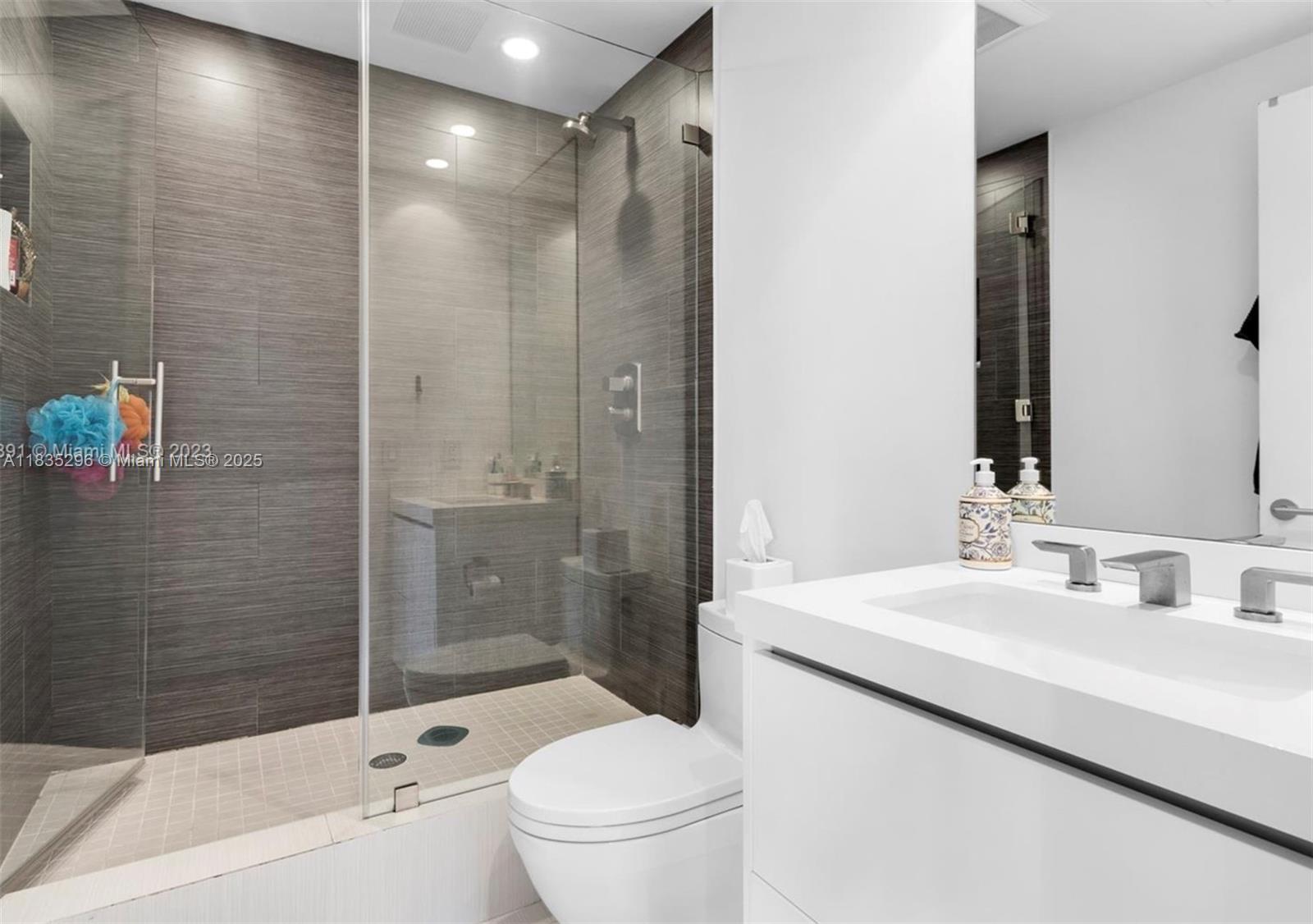 CLUB TOWER TWO CONDO - Residential