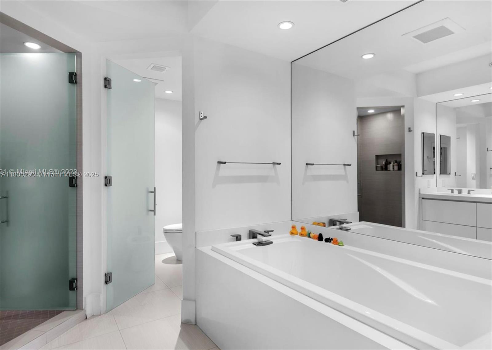 CLUB TOWER TWO CONDO - Residential