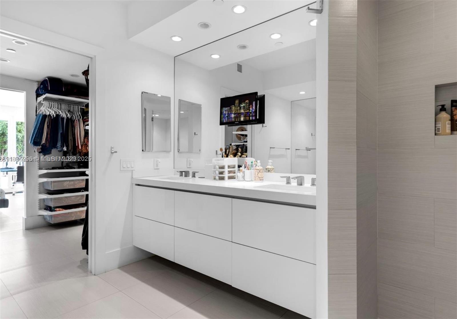 CLUB TOWER TWO CONDO - Residential