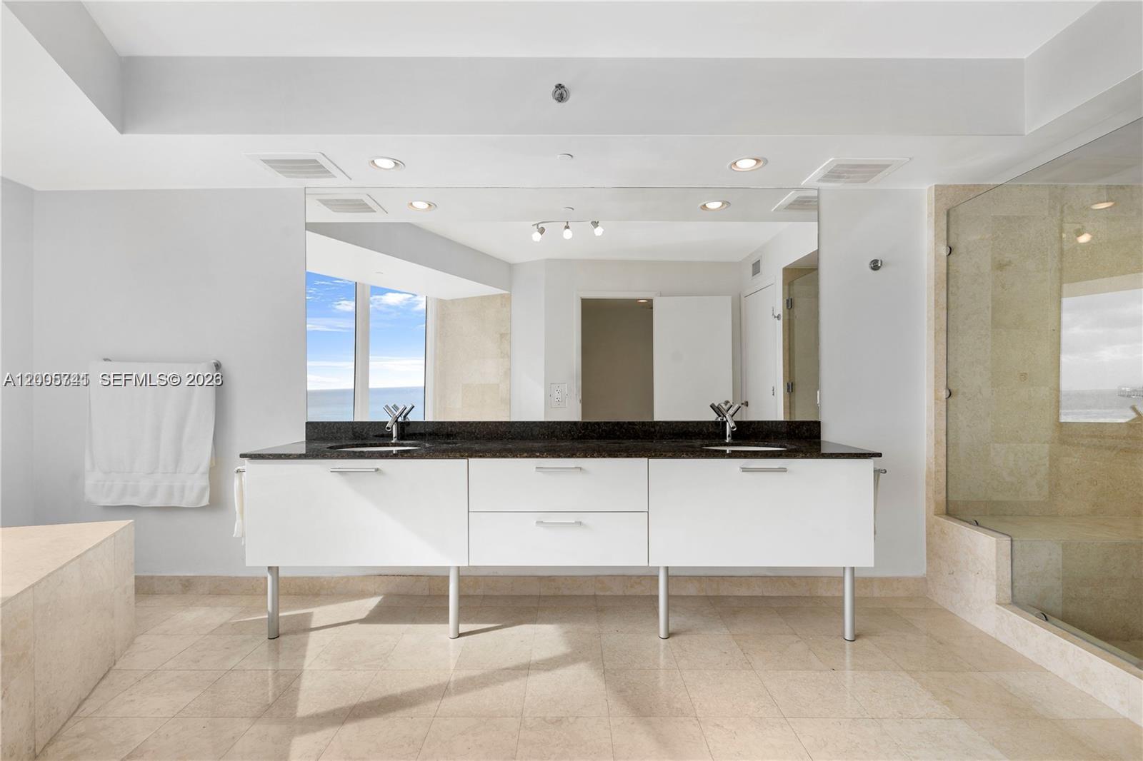 OCEAN FOUR CONDO - Residential Lease