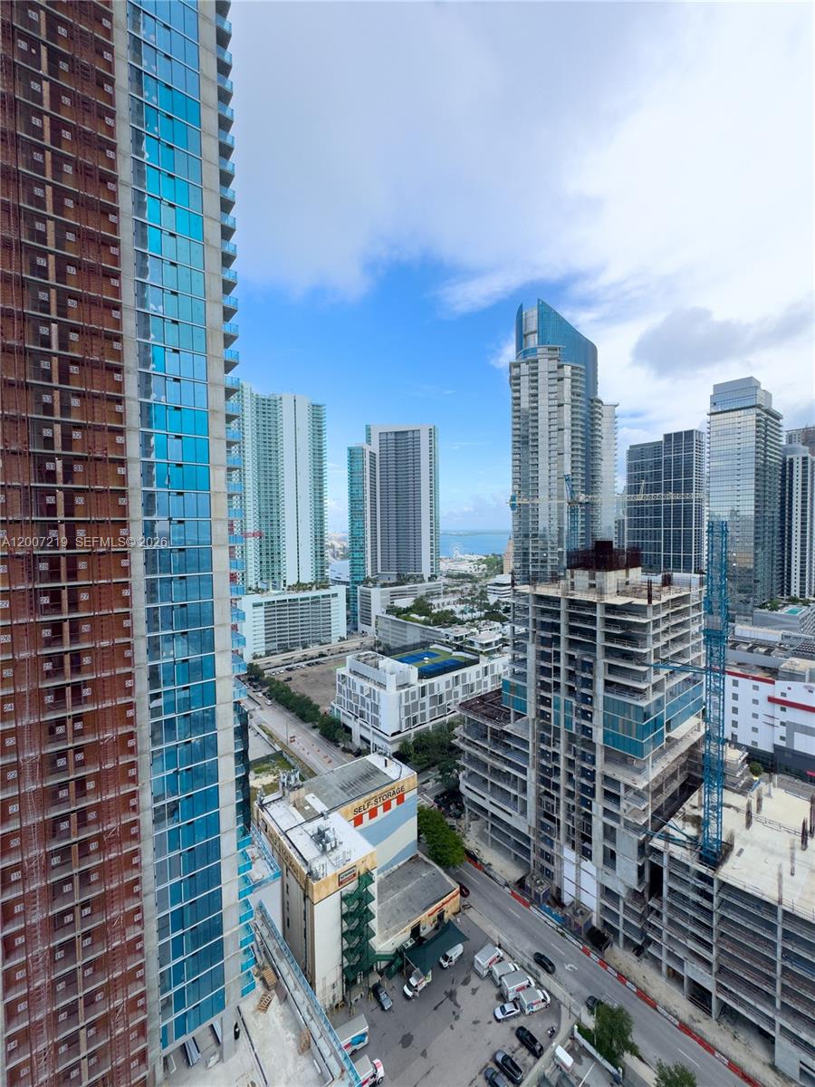 20 NE 11th St 3006B