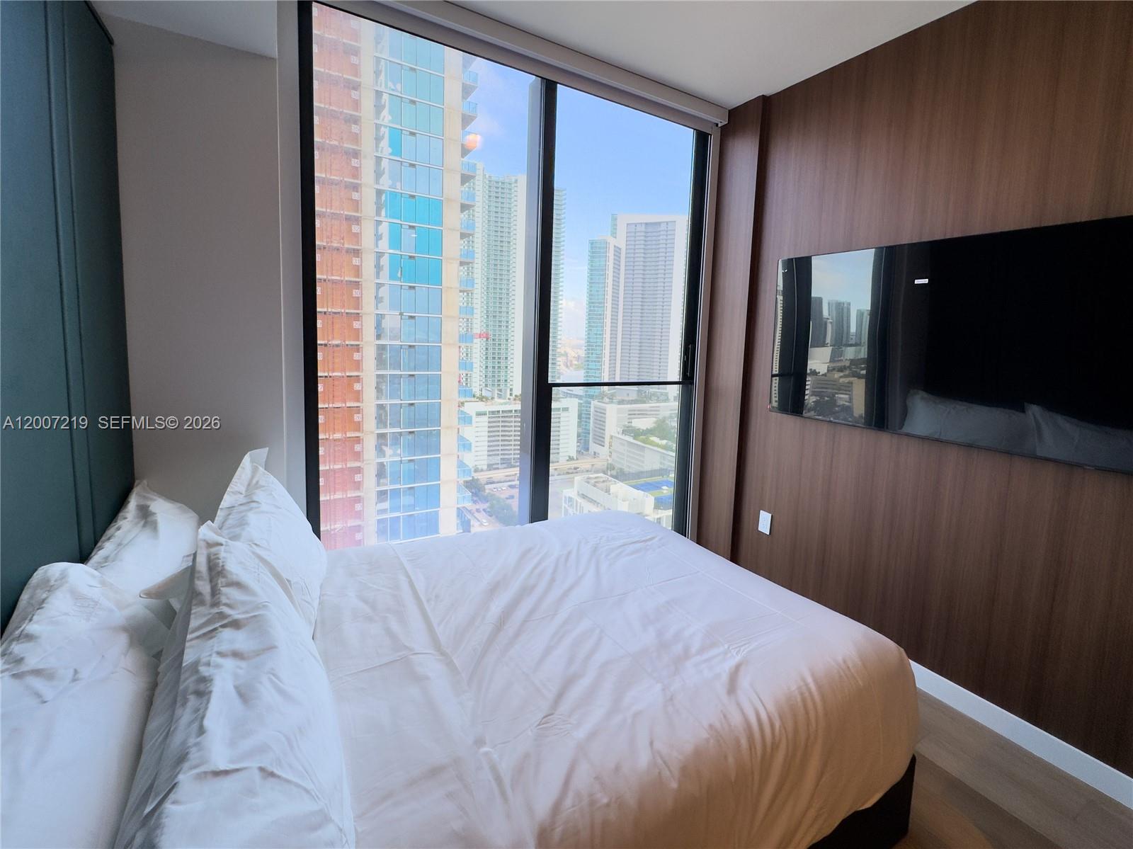 20 NE 11th St 3006B