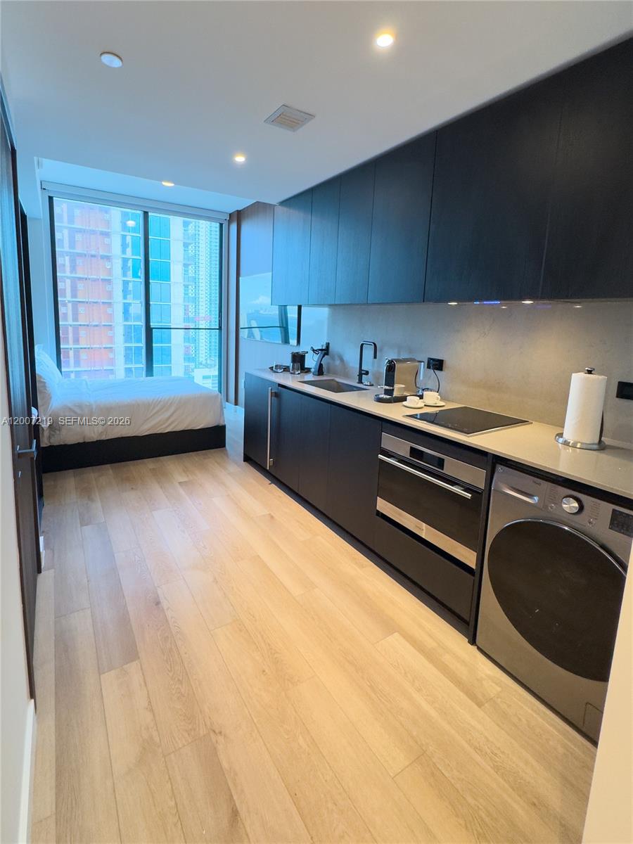 20 NE 11th St 3006B