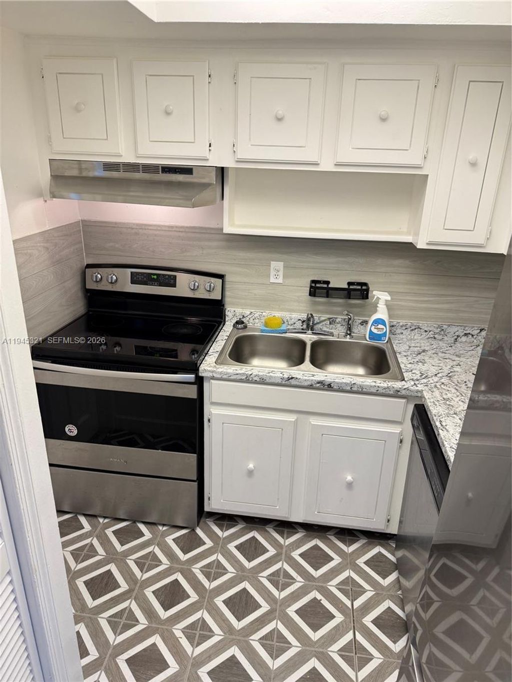 Photo of 1535 SE 15th St #202, Fort Lauderdale, FL 33316 (MLS # A11945321)