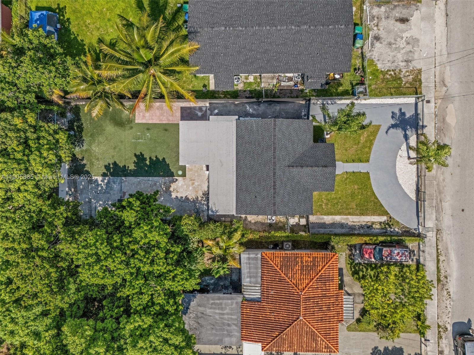 WEST BISCAYNE - Residential Income