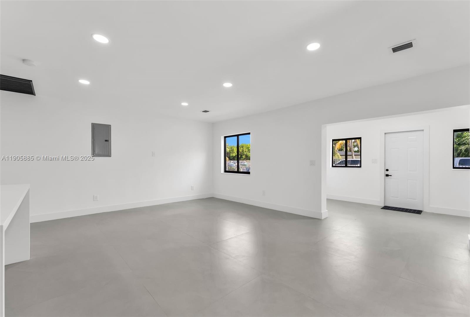 WEST BISCAYNE - Residential Income