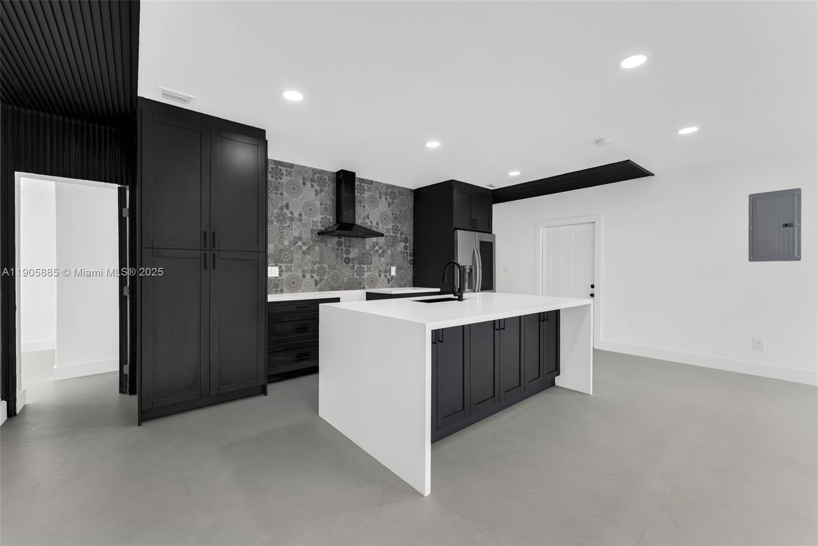 WEST BISCAYNE - Residential Income