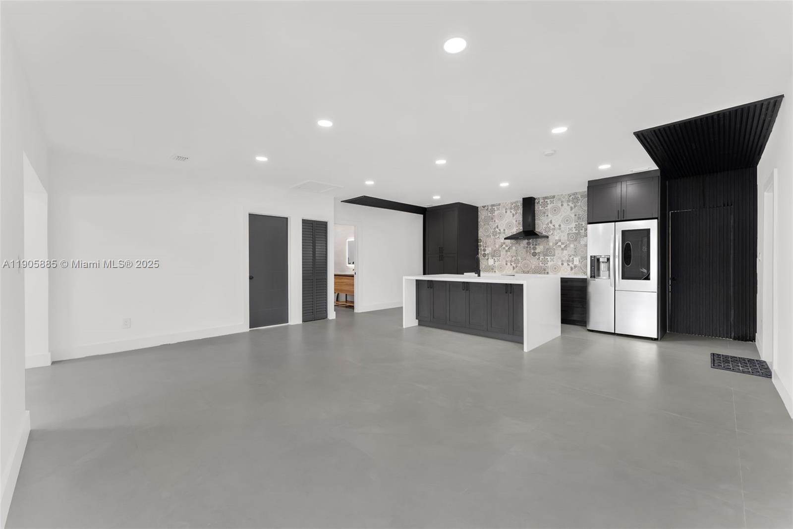 WEST BISCAYNE - Residential Income