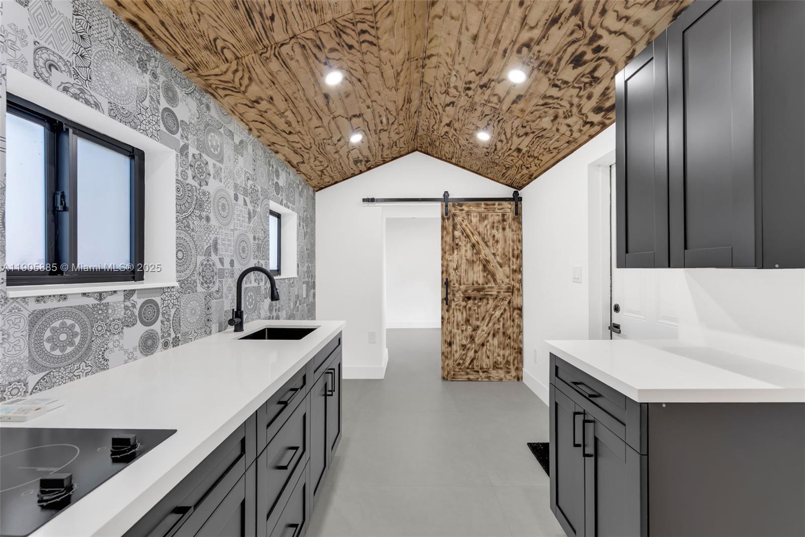 WEST BISCAYNE - Residential Income