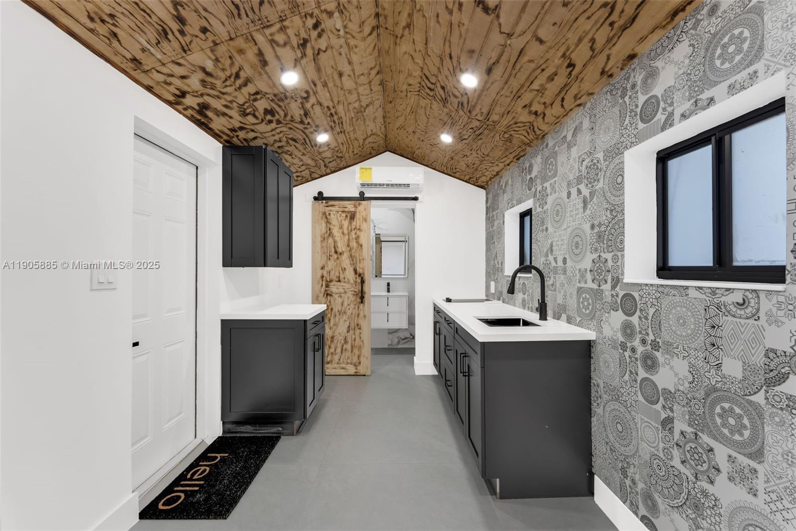 WEST BISCAYNE - Residential Income