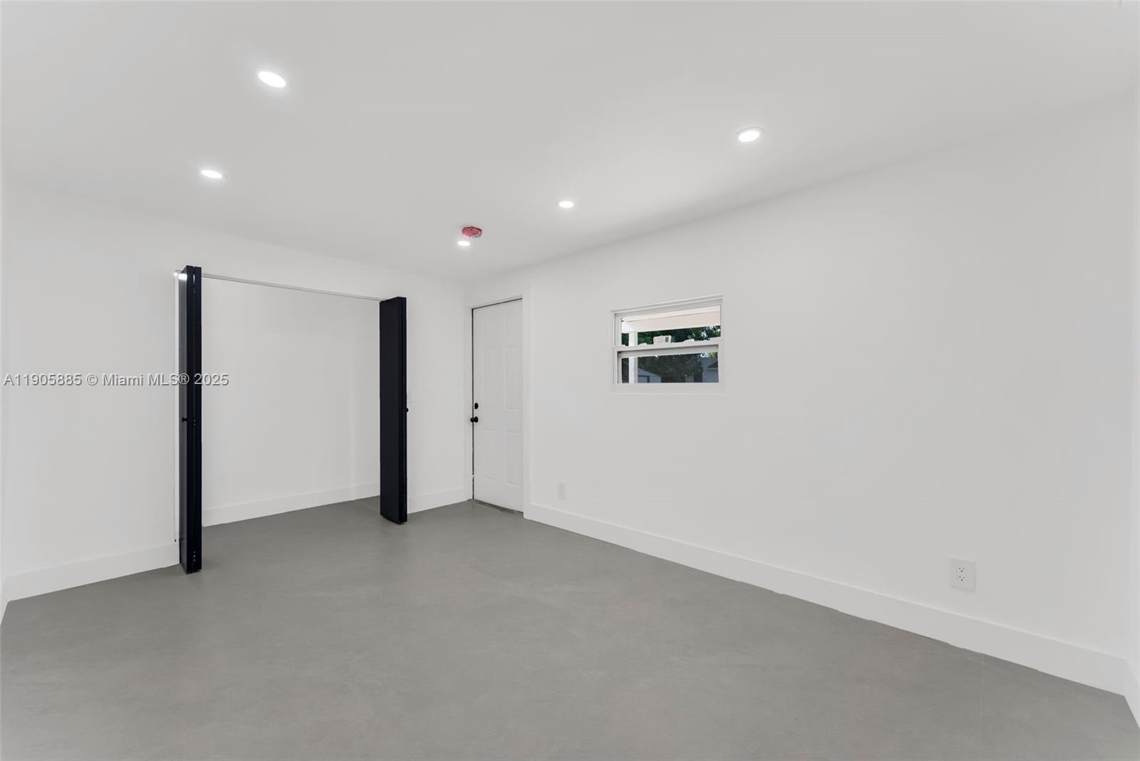 WEST BISCAYNE - Residential Income