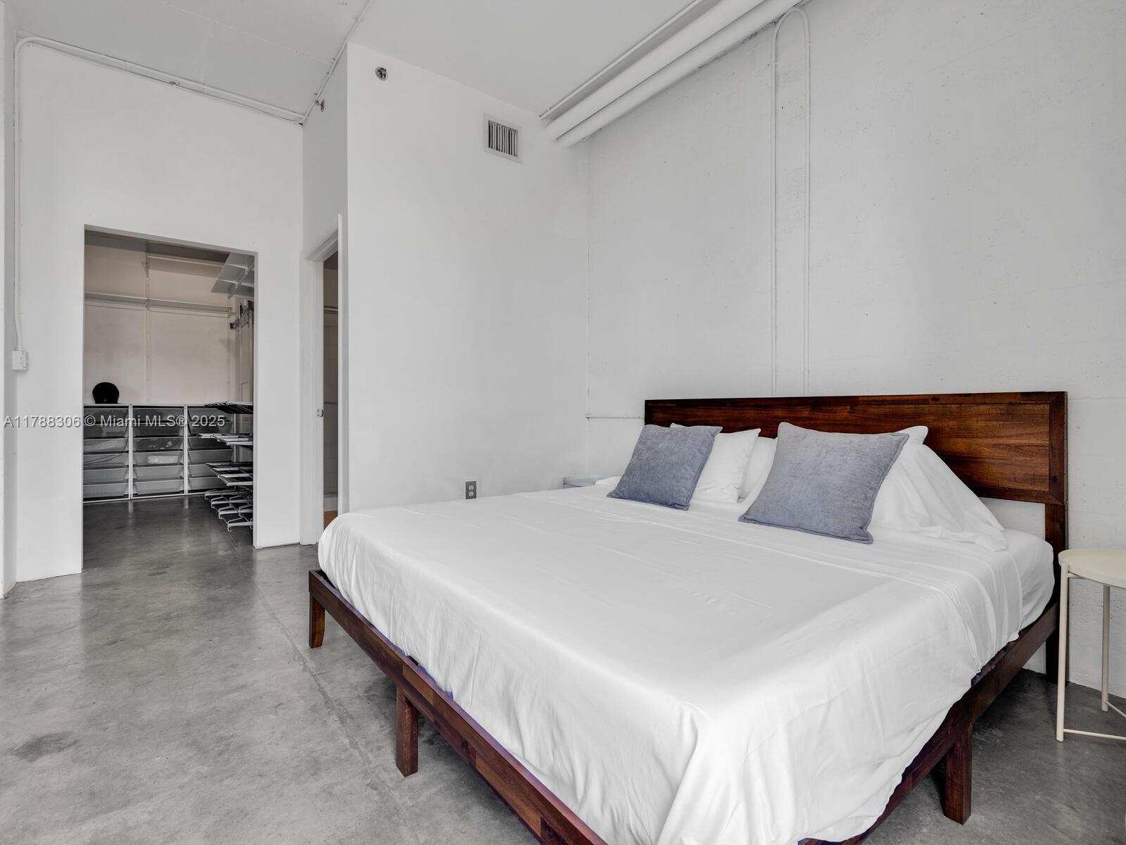 THE YORKER CONDO - Residential