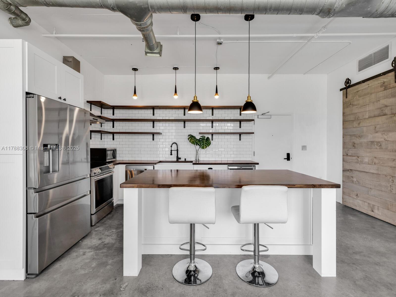 THE YORKER CONDO - Residential