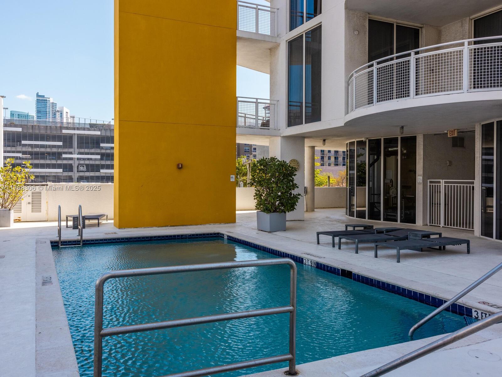THE YORKER CONDO - Residential