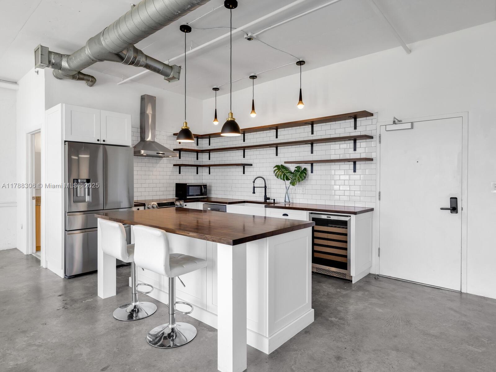 THE YORKER CONDO - Residential