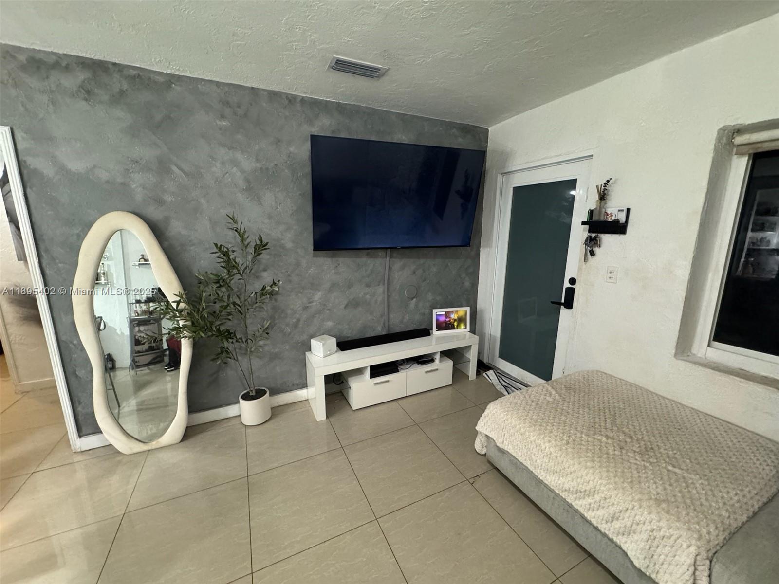 BELLCAMP MANOR - Residential Lease