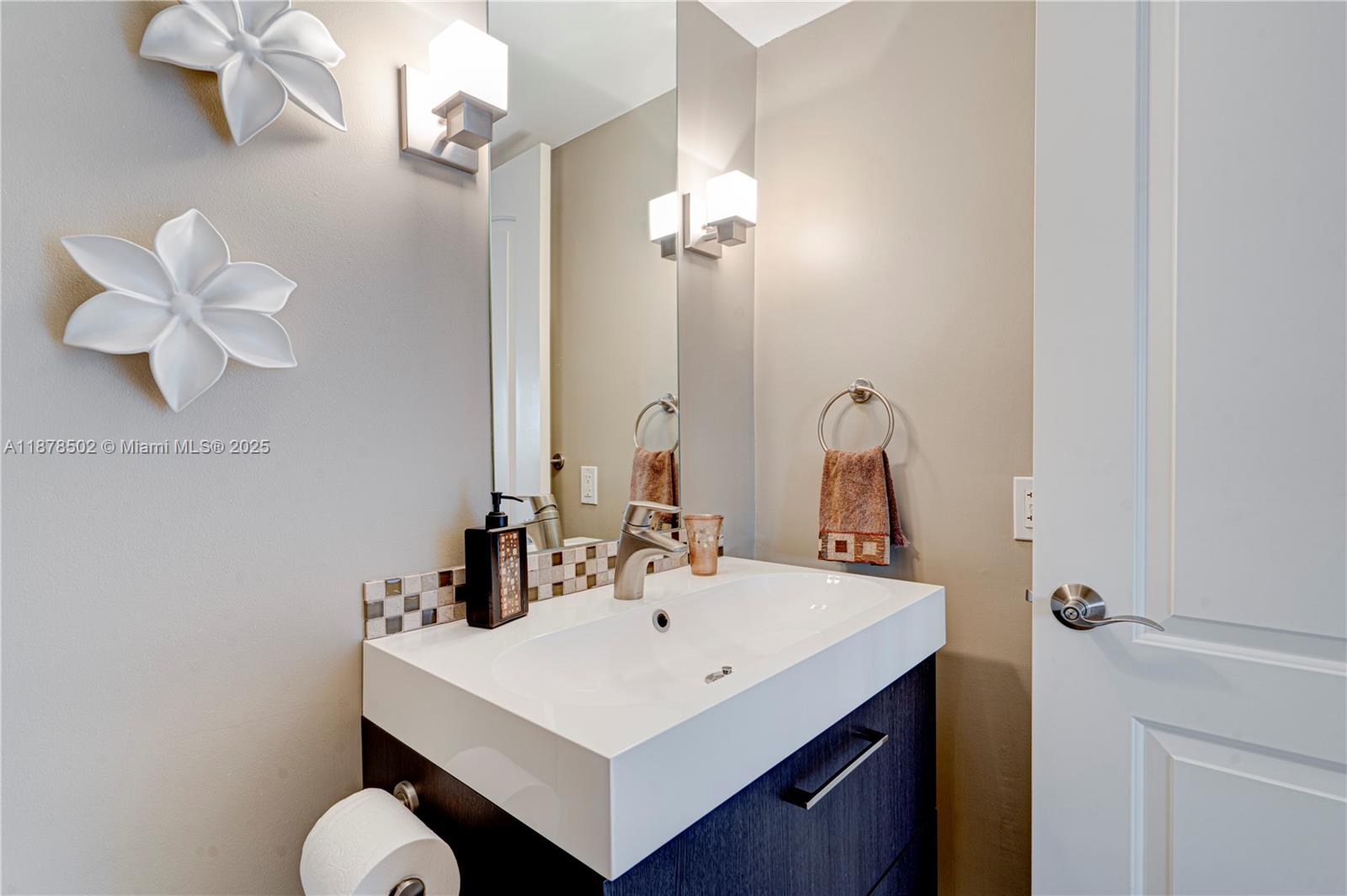 RIVER HOUSE TOWERS CONDO - Residential