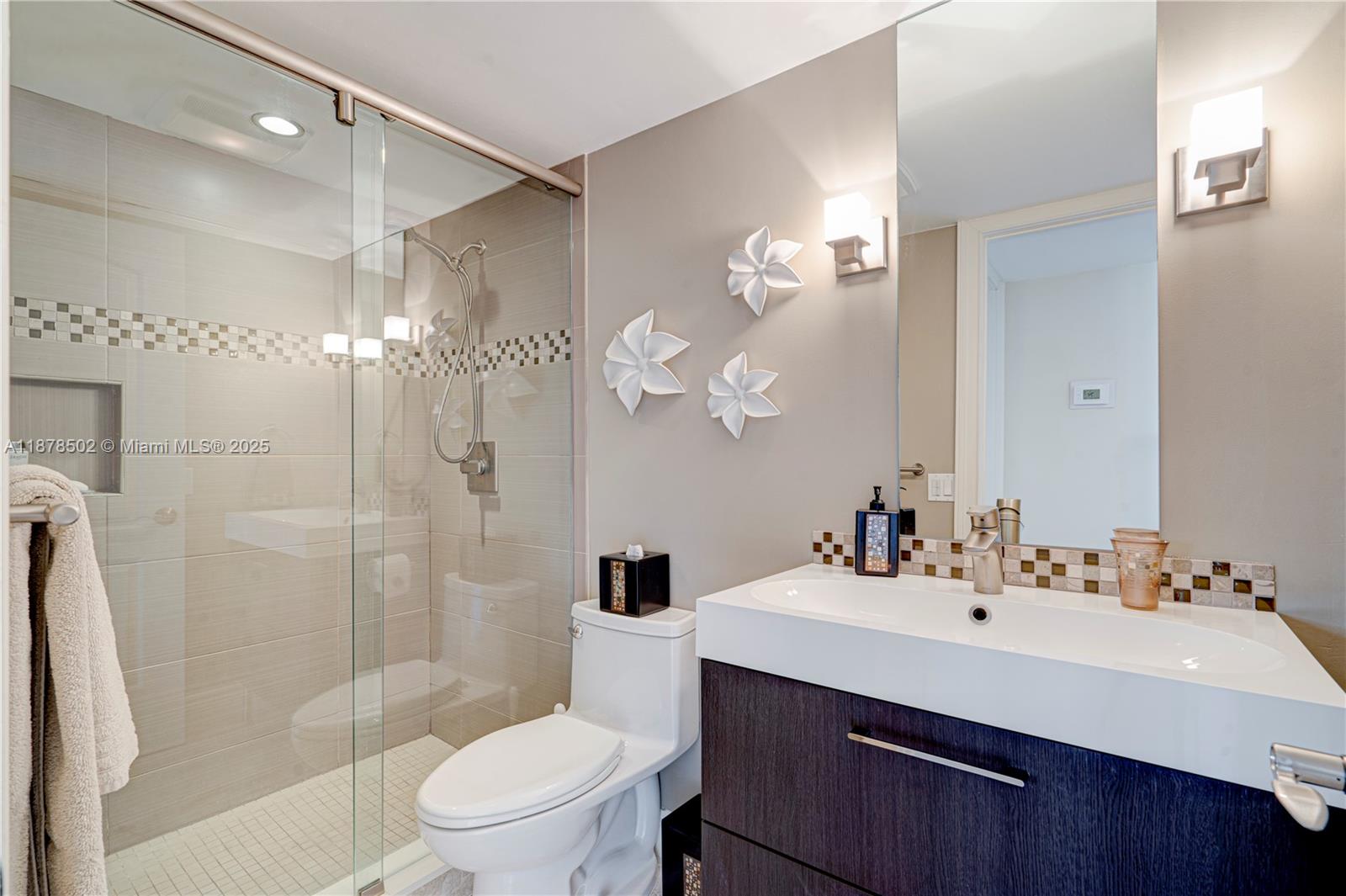 RIVER HOUSE TOWERS CONDO - Residential