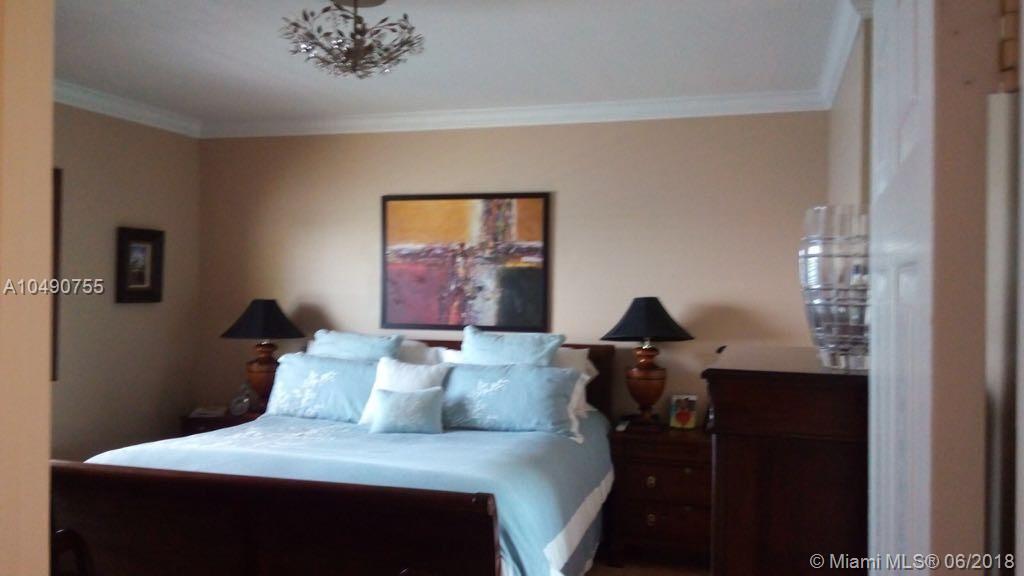 TWIN LAKE SHORES SOUTH - Residential