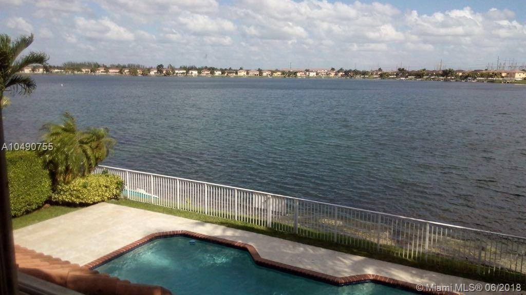 TWIN LAKE SHORES SOUTH - Residential