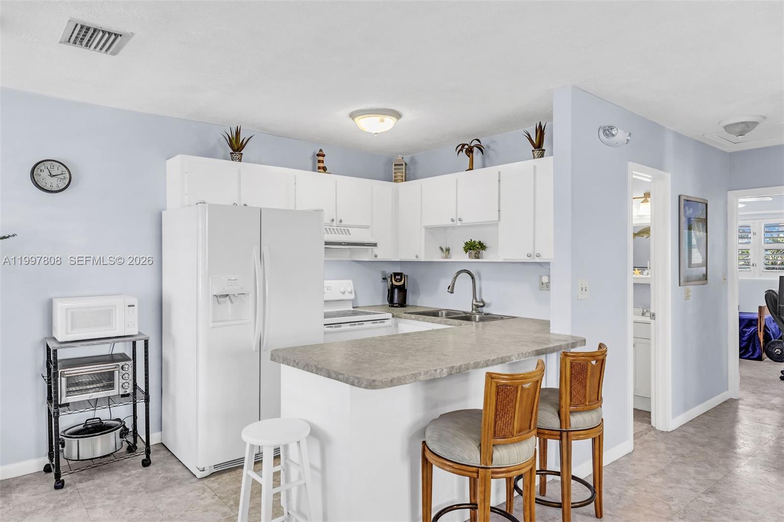 SEAAIR ESTATES - Residential Lease