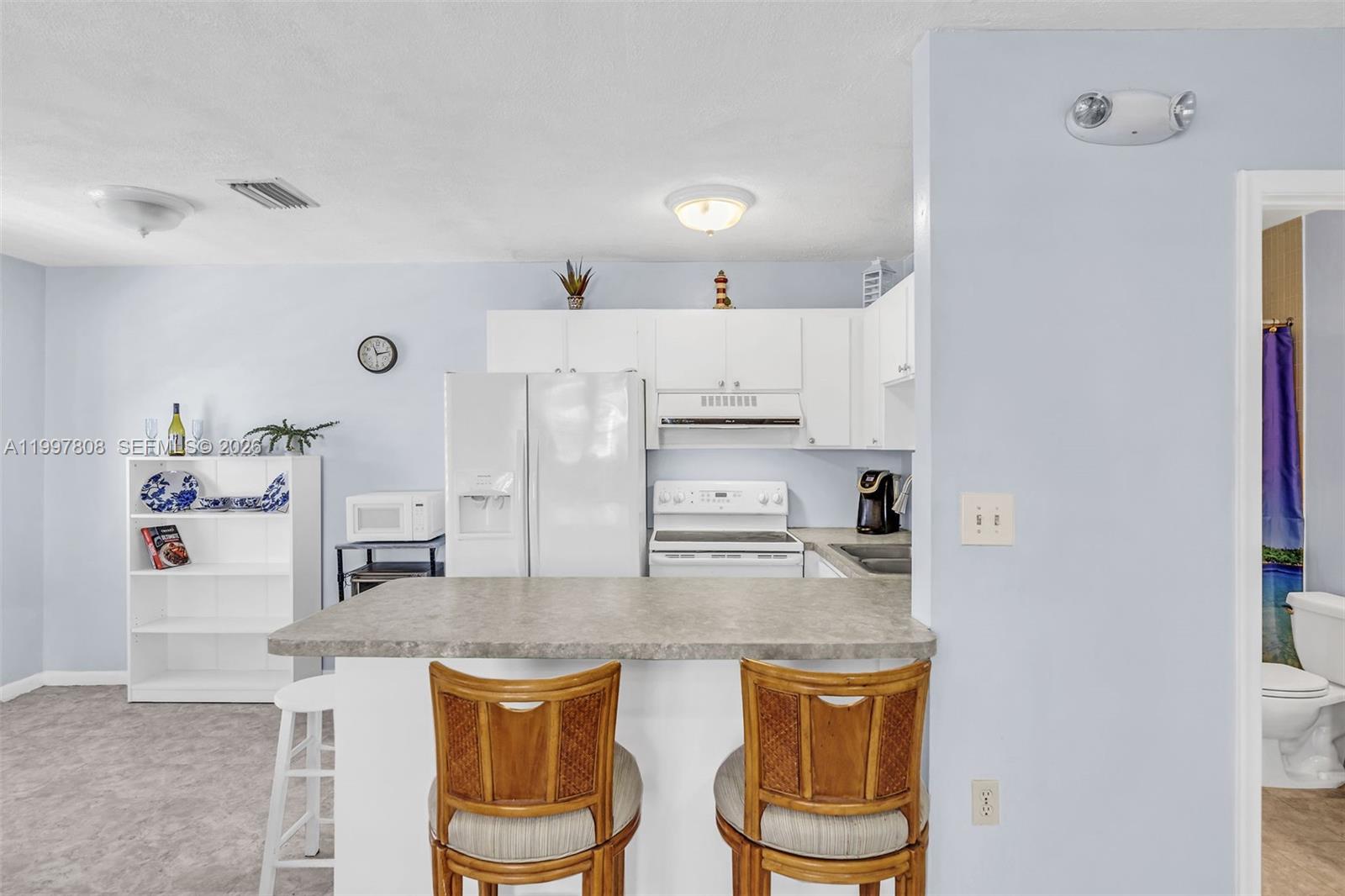 SEAAIR ESTATES - Residential Lease