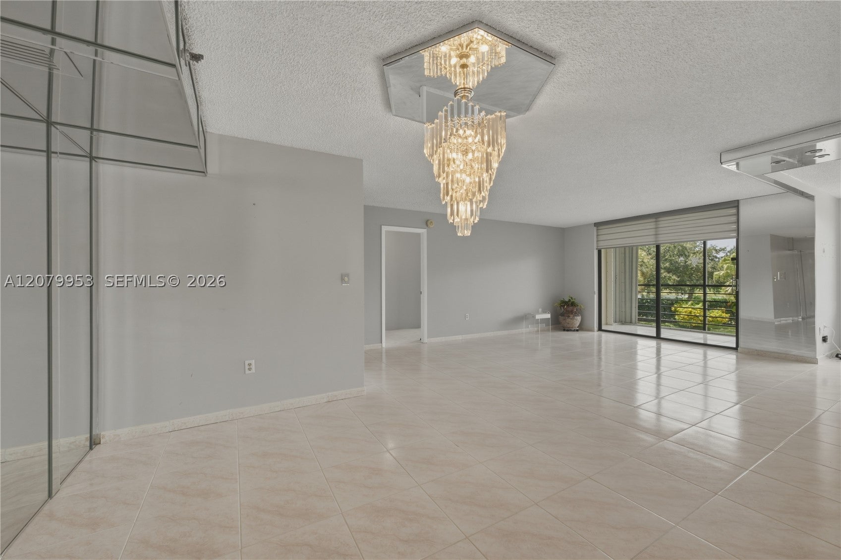 900 Saint Charles Pl