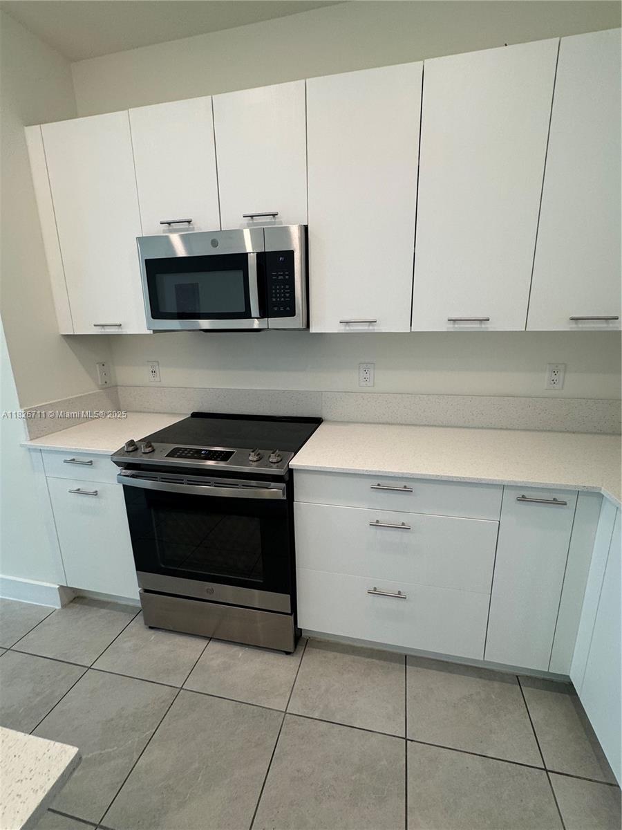 8001 NW 41st St F-201