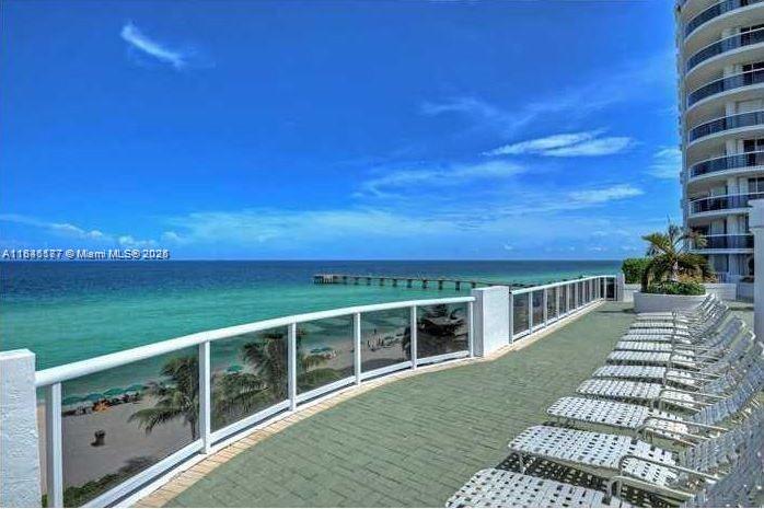 16711 Collins Ave 602