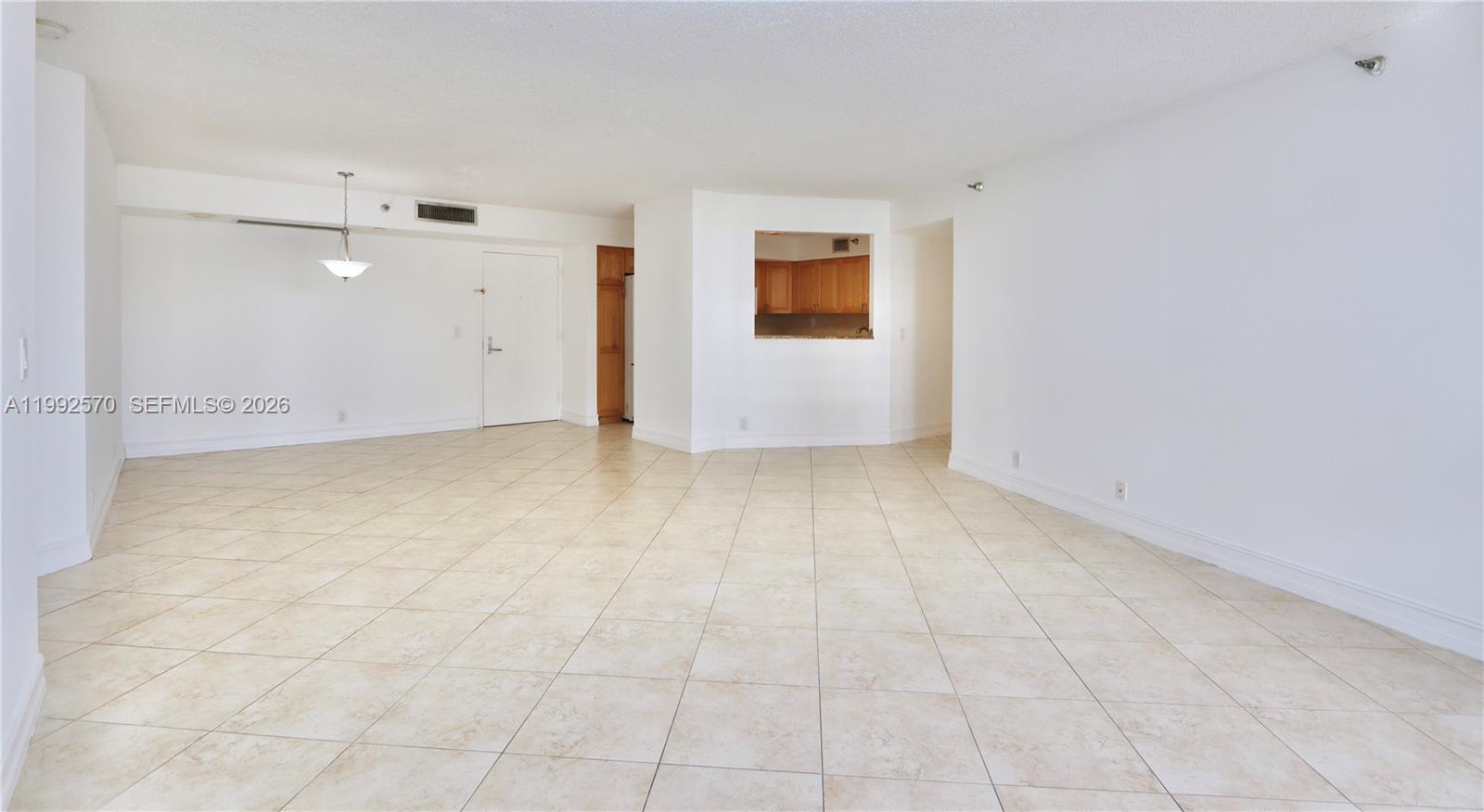 MYSTIC POINTE TOWER 400 C - Residential