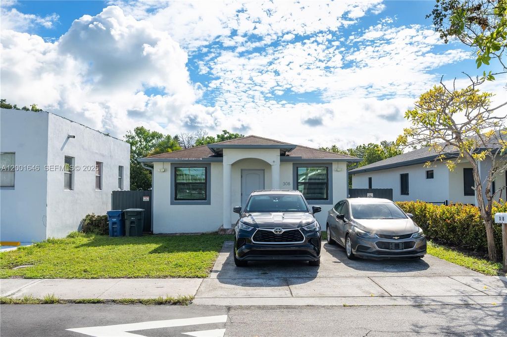 Photo of 308 NW 2nd Ave, Hallandale Beach, FL 33009 (MLS # A12001646)