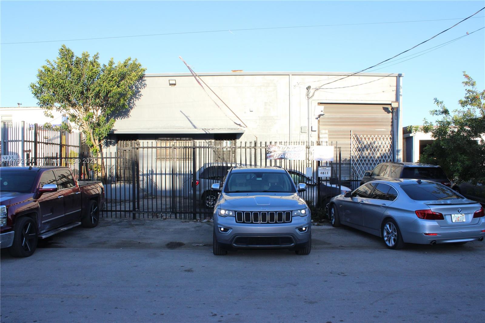 Nearly 4000 square foot building in Hialeah zoned for industrial/ light manufacturing. Building is dock height and recently passed it's 40 year recertification.