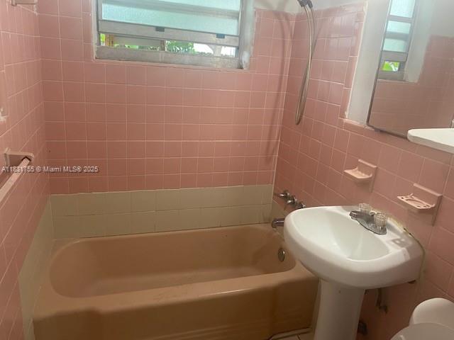 1990 NE 168 St, North Miami Beach, FL, 33162/$779,900 2 1990 NE 168 St