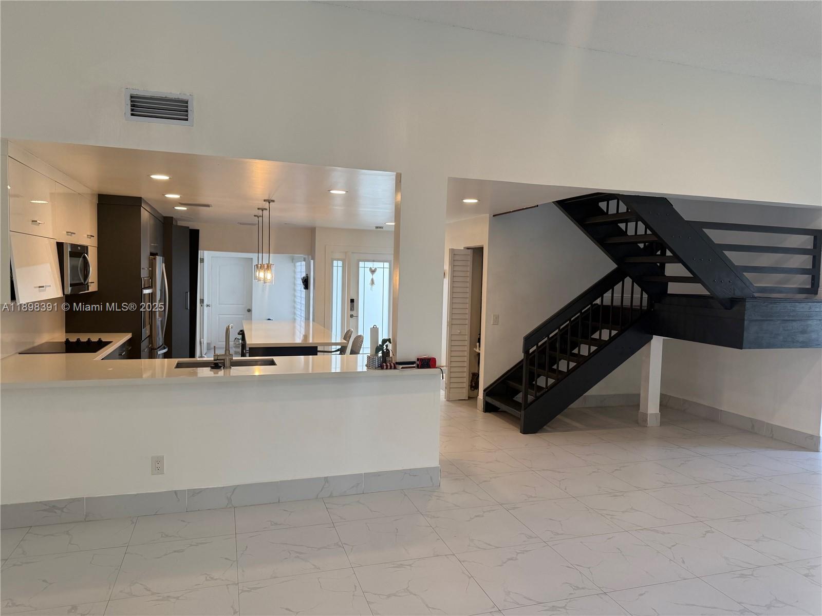 THE TOWNHOMES OF DORAL OA - Residential
