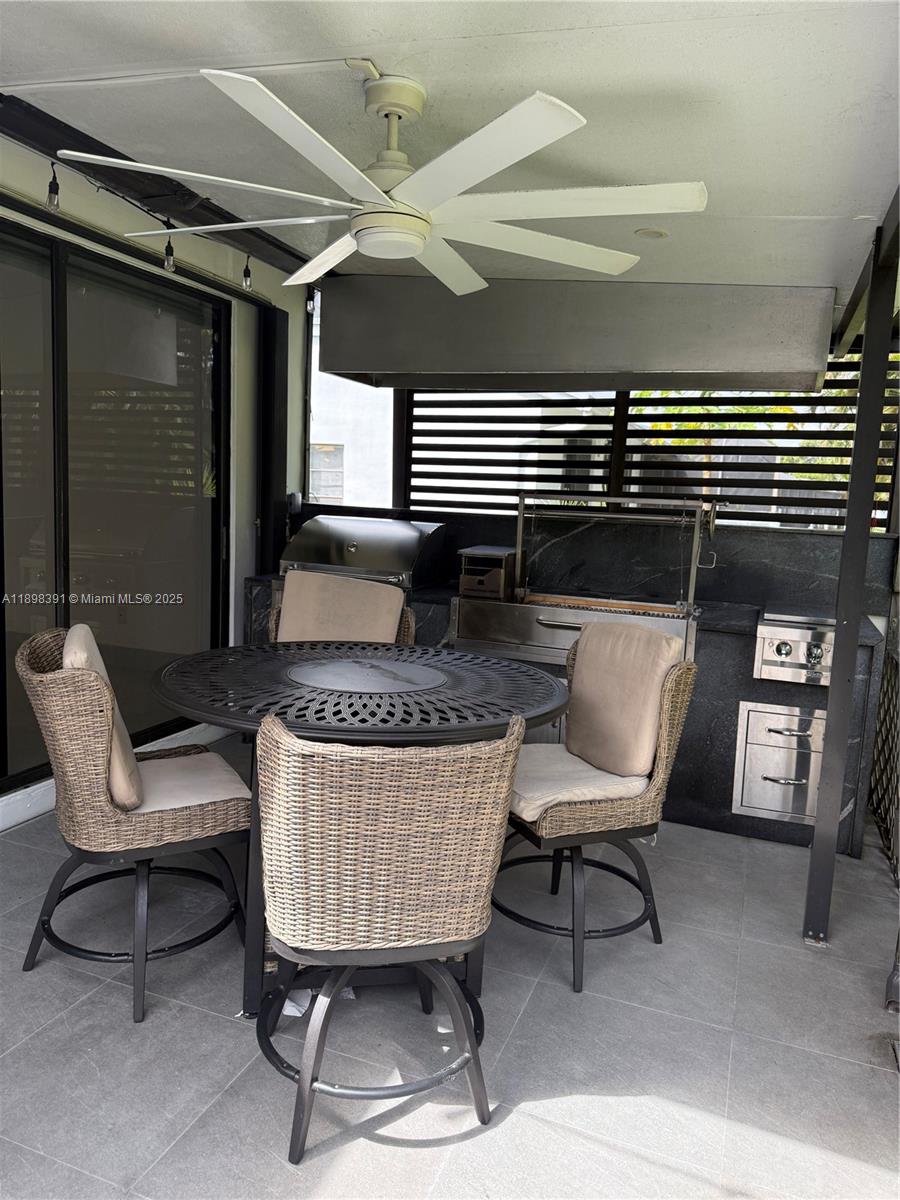 THE TOWNHOMES OF DORAL OA - Residential