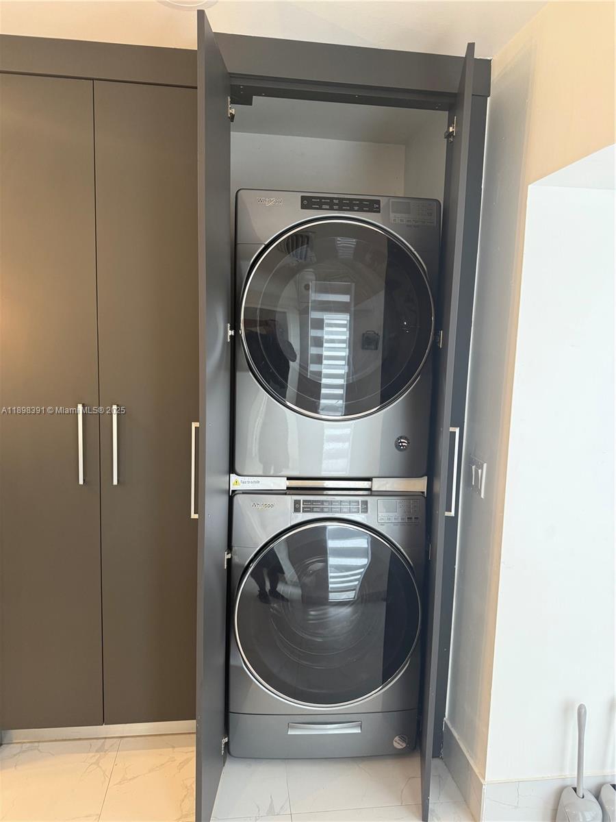 THE TOWNHOMES OF DORAL OA - Residential