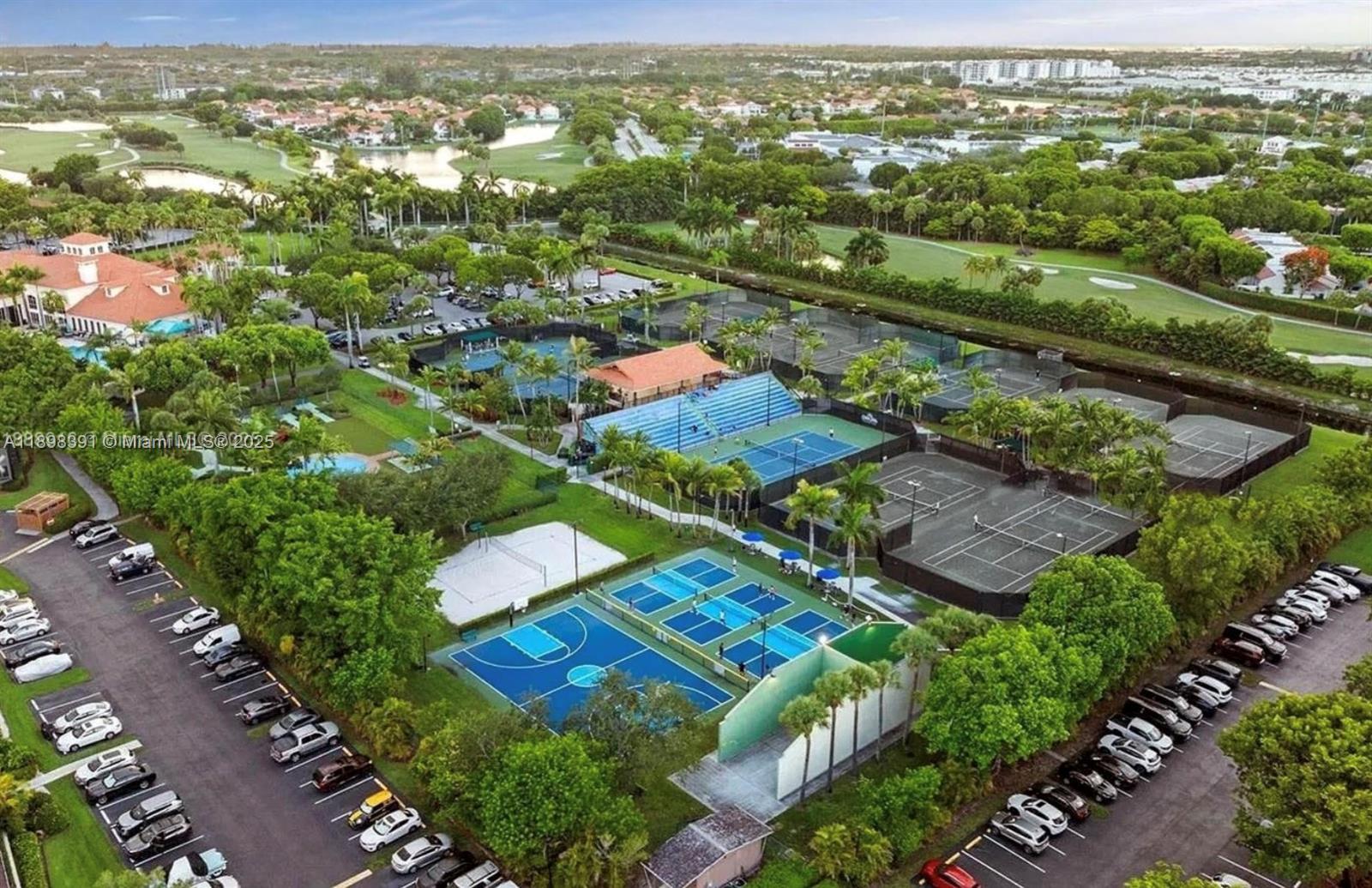 THE TOWNHOMES OF DORAL OA - Residential