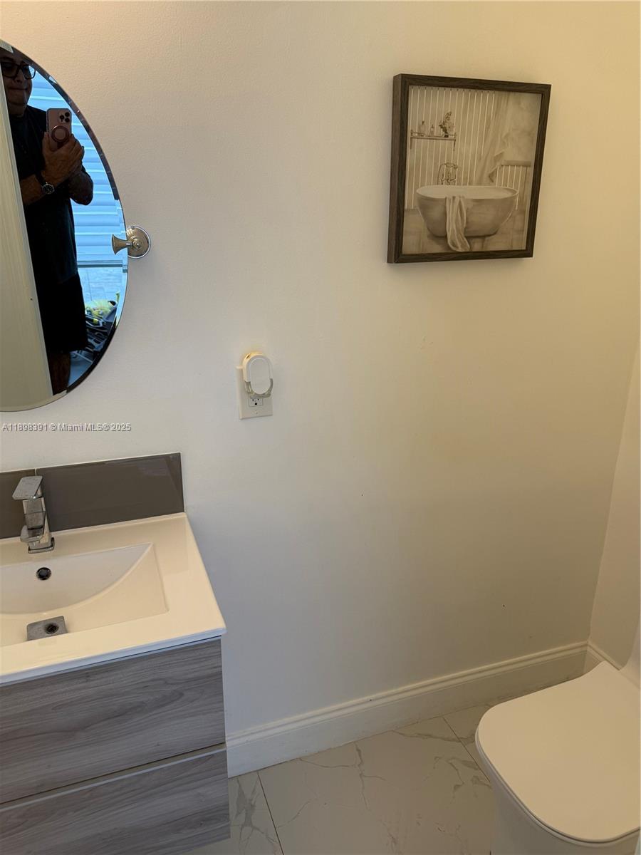 THE TOWNHOMES OF DORAL OA - Residential