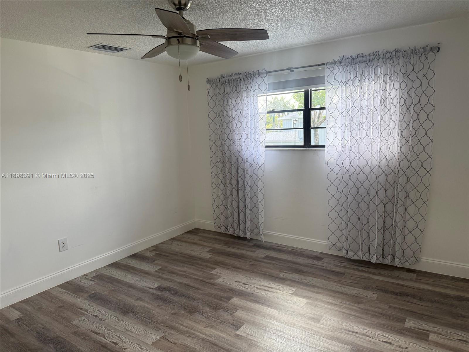 THE TOWNHOMES OF DORAL OA - Residential