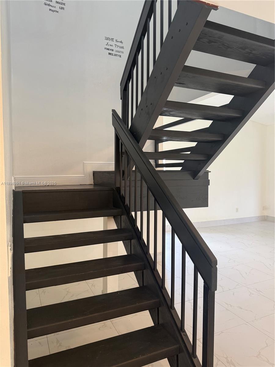 THE TOWNHOMES OF DORAL OA - Residential