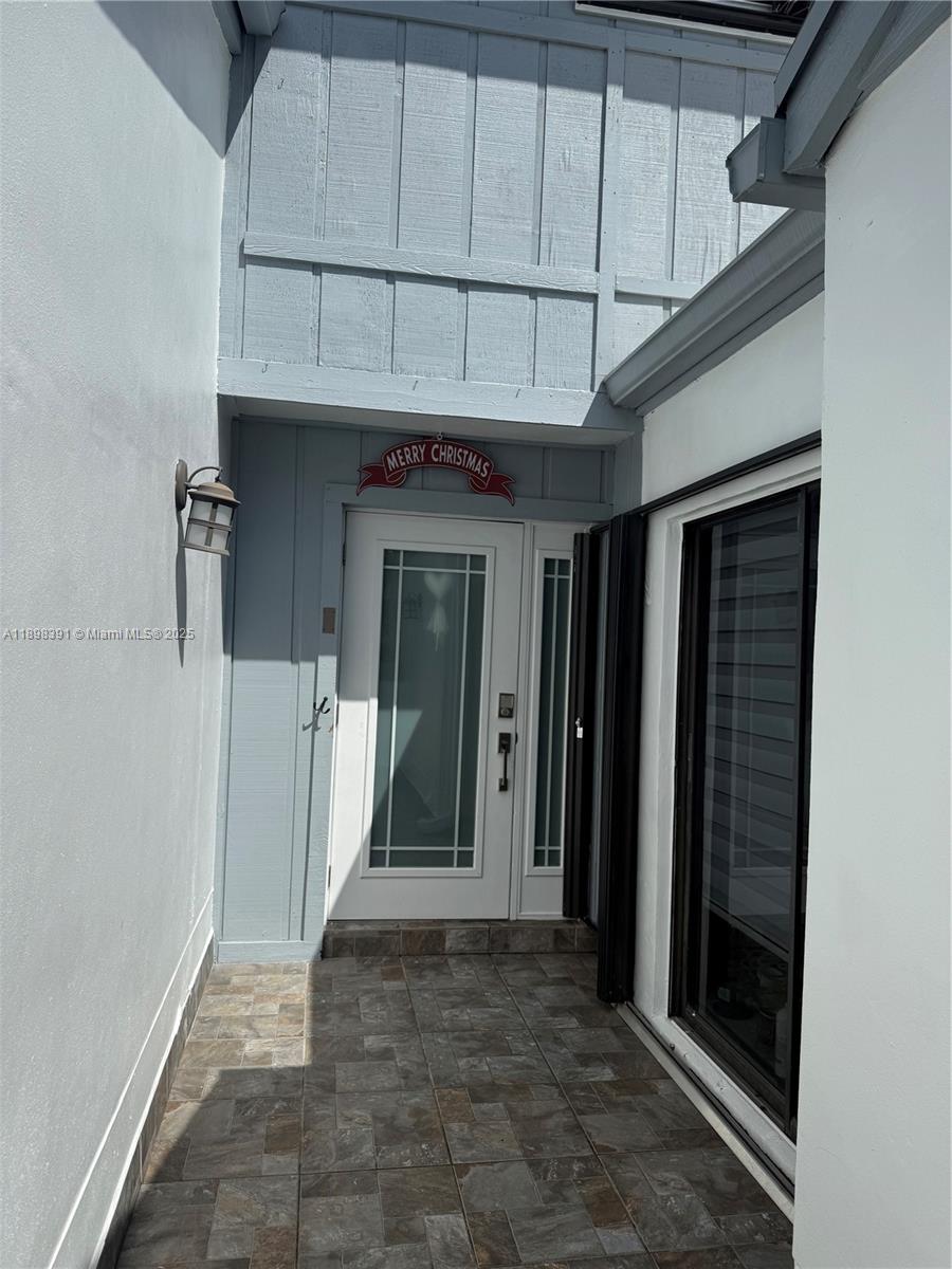 9869 NW 52nd Ter