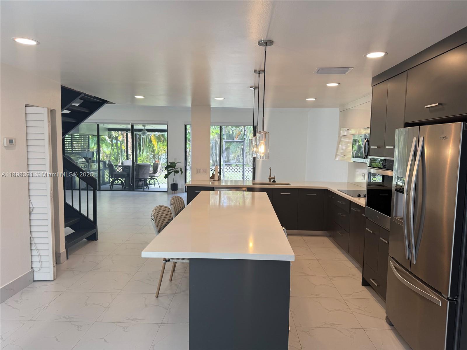 9869 NW 52nd Ter