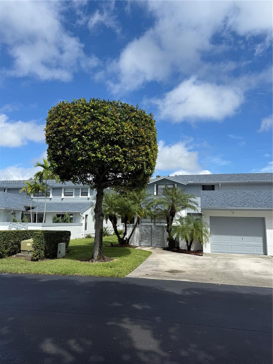 9869 NW 52nd Ter