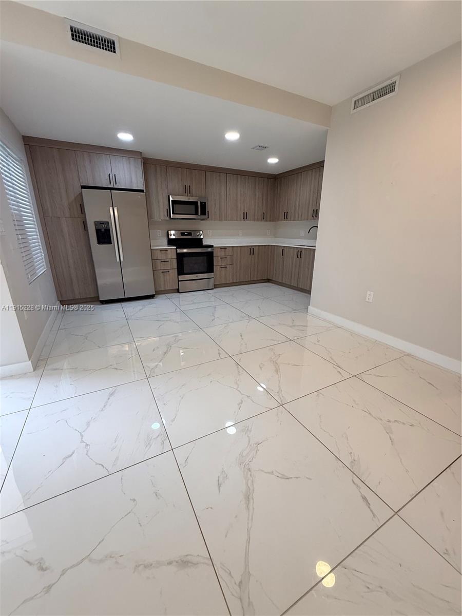 PARADISE ONE - Residential Lease