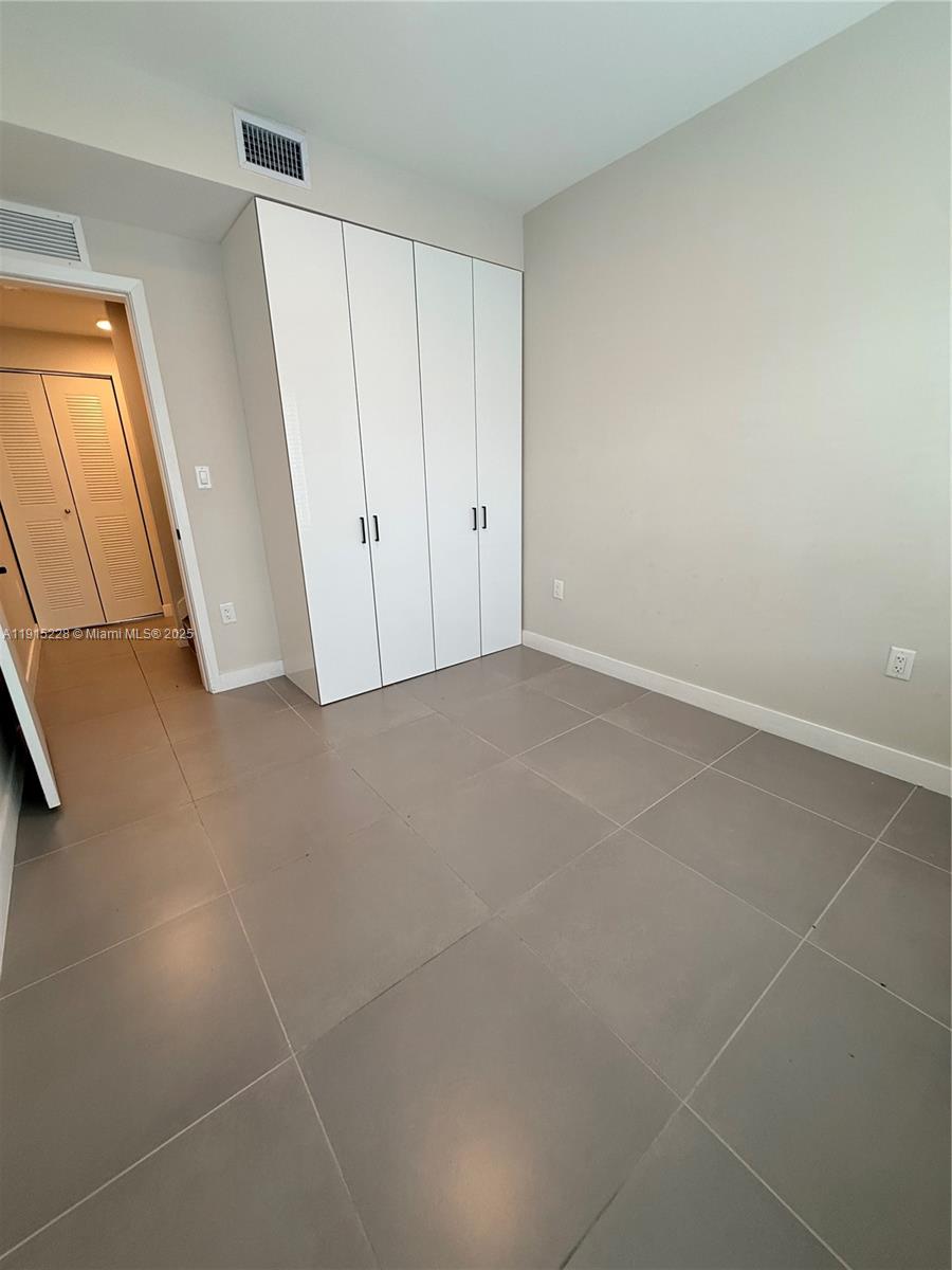 PARADISE ONE - Residential Lease