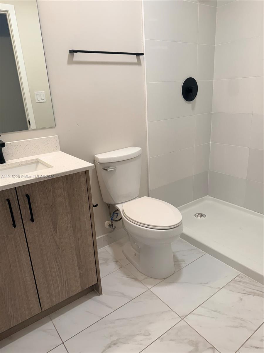 PARADISE ONE - Residential Lease