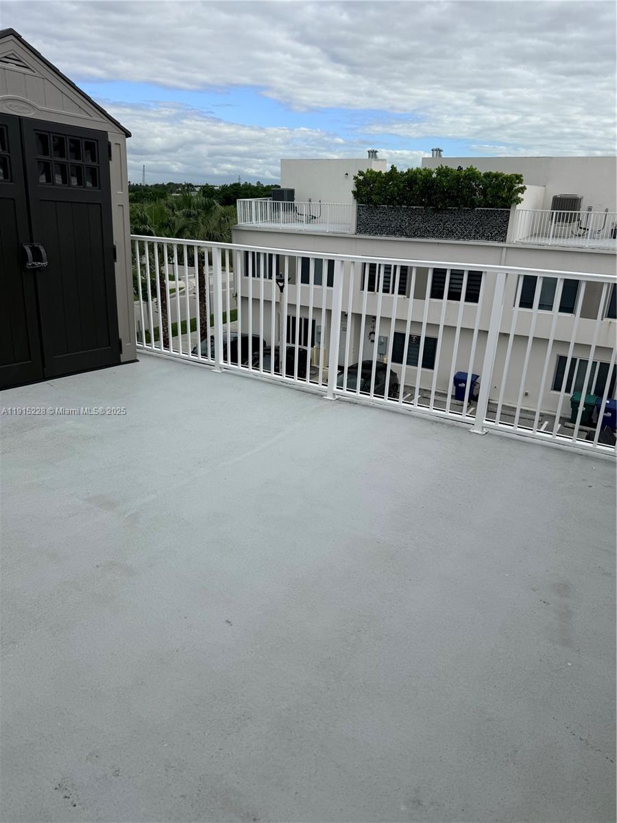 PARADISE ONE - Residential Lease