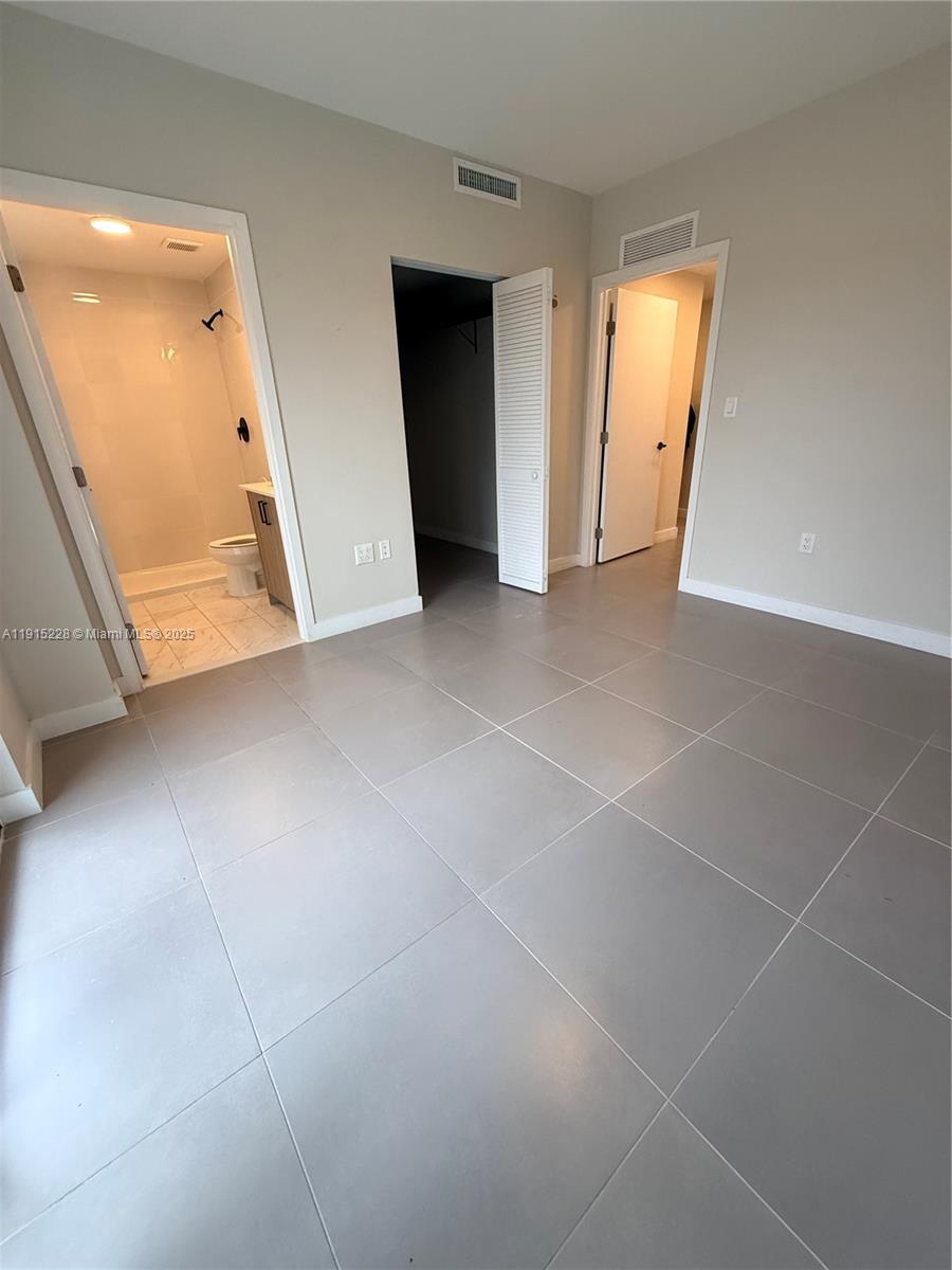 PARADISE ONE - Residential Lease