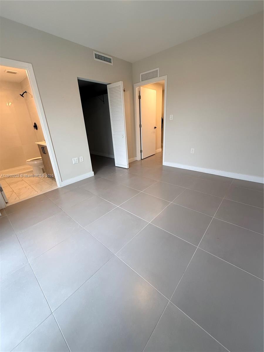 PARADISE ONE - Residential Lease